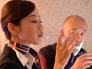 Má kế trẻ giúp đỡ khi nhìn thấy con trai thủ dâm